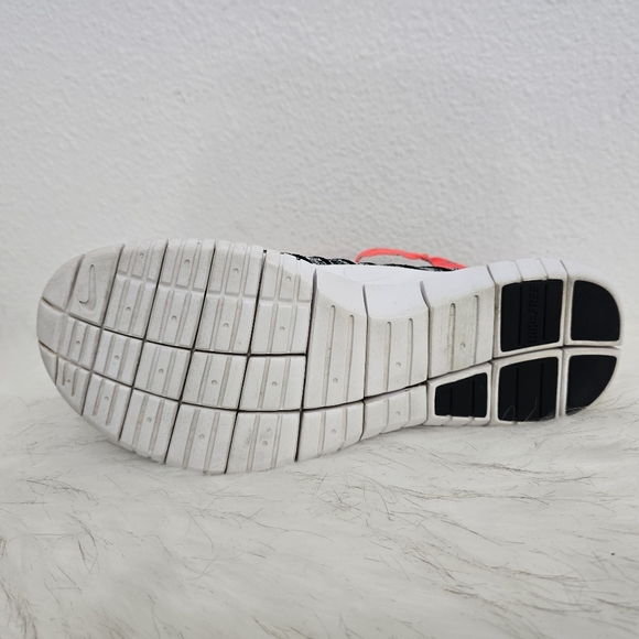 Nike Flyknit Chukka - Picture 7 of 7